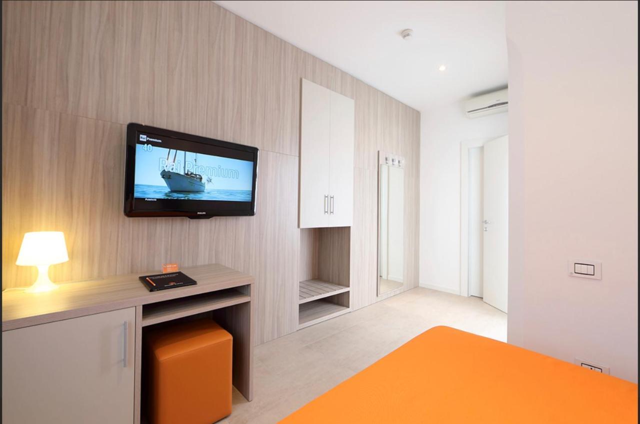 Hotel Simi Lan Lignano Sabbiadoro Ngoại thất bức ảnh