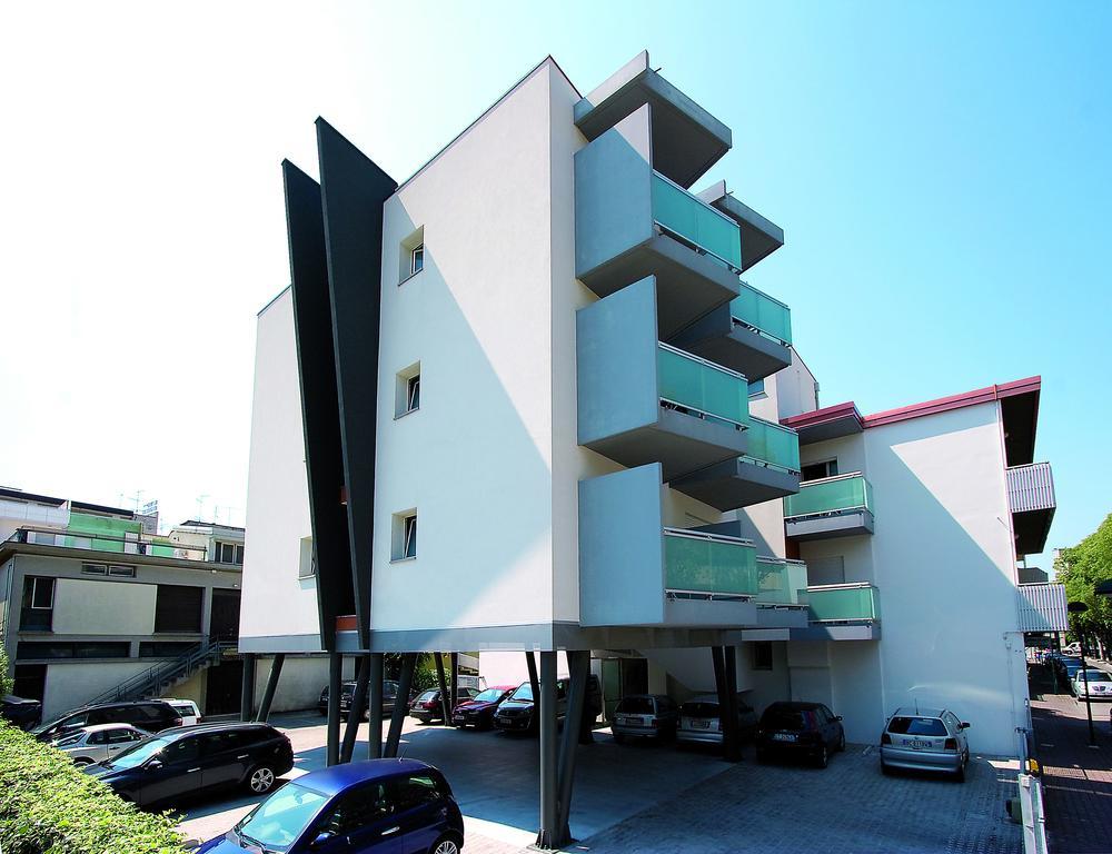 Hotel Simi Lan Lignano Sabbiadoro Ngoại thất bức ảnh