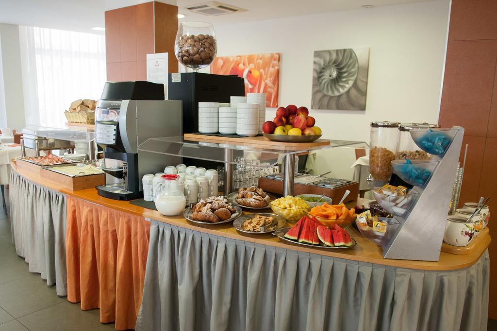 Hotel Simi Lan Lignano Sabbiadoro Ngoại thất bức ảnh