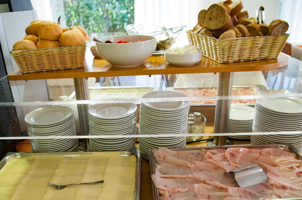 Hotel Simi Lan Lignano Sabbiadoro Ngoại thất bức ảnh