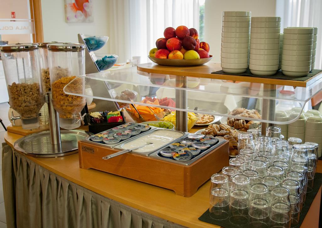 Hotel Simi Lan Lignano Sabbiadoro Ngoại thất bức ảnh