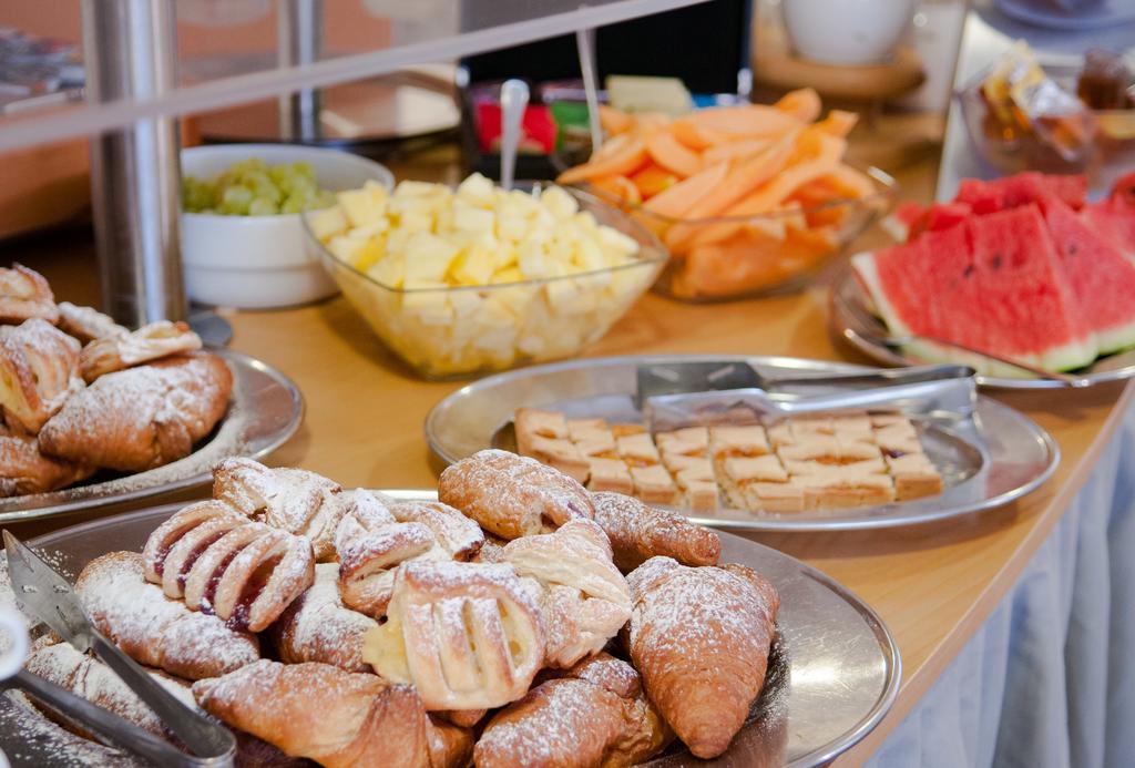 Hotel Simi Lan Lignano Sabbiadoro Ngoại thất bức ảnh