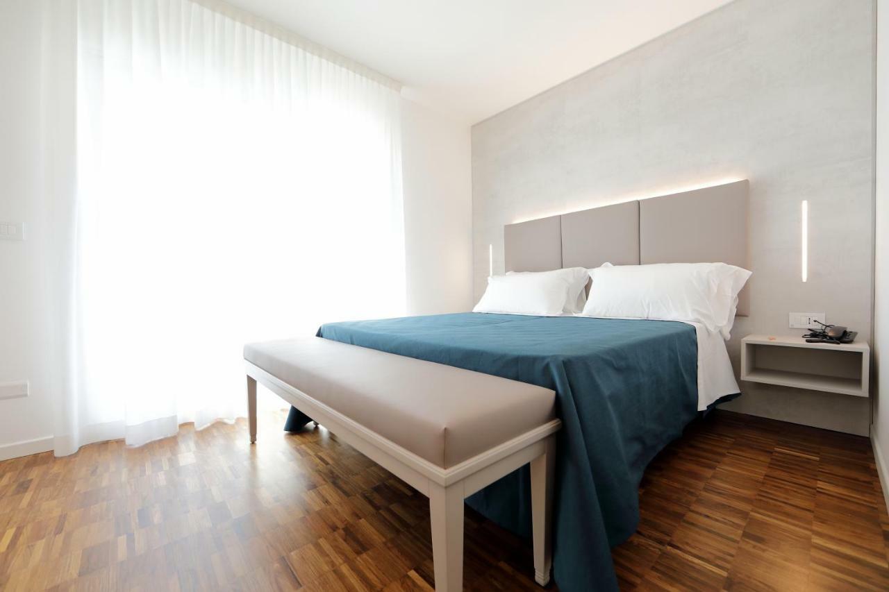 Hotel Simi Lan Lignano Sabbiadoro Ngoại thất bức ảnh