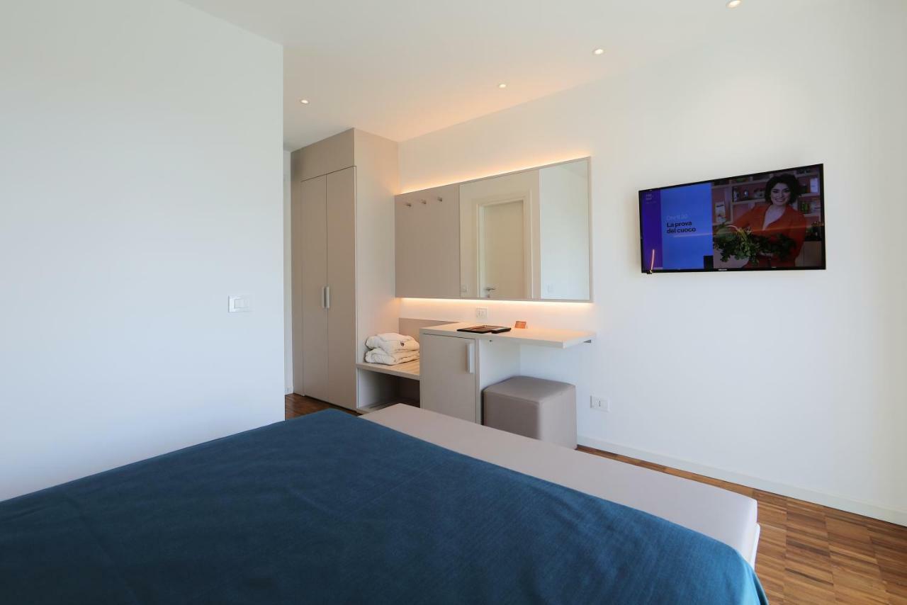 Hotel Simi Lan Lignano Sabbiadoro Ngoại thất bức ảnh